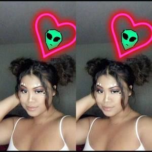 Meet your Posher, Alexis